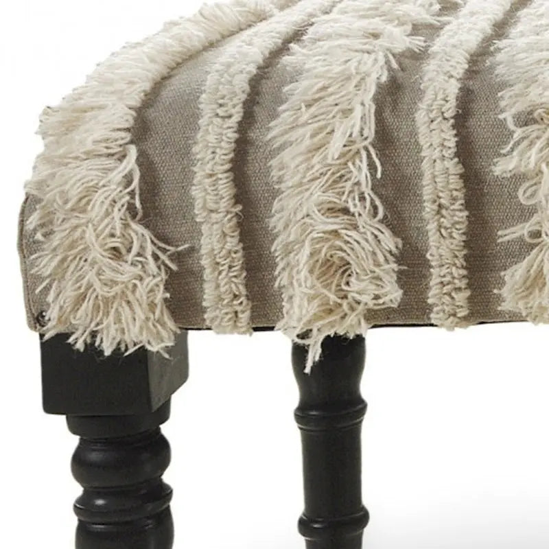 Banc de chambre en coton crème rembourré avec clous décoratifs rayés et pieds noirs
