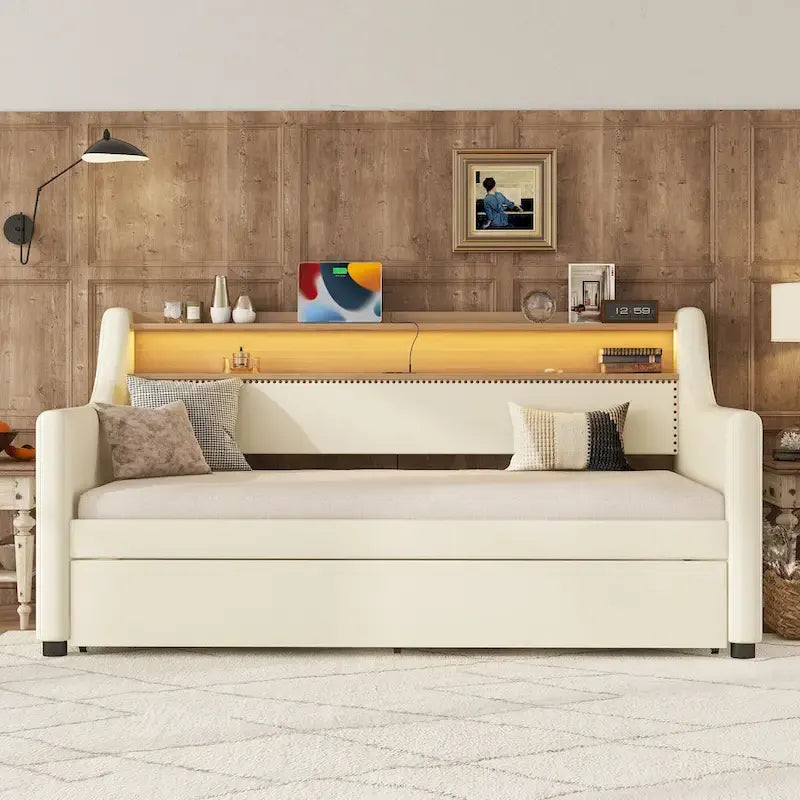 Lit de repos rembourré en cuir PU avec lumières LED, port de chargement USB et tête de lit de rangement