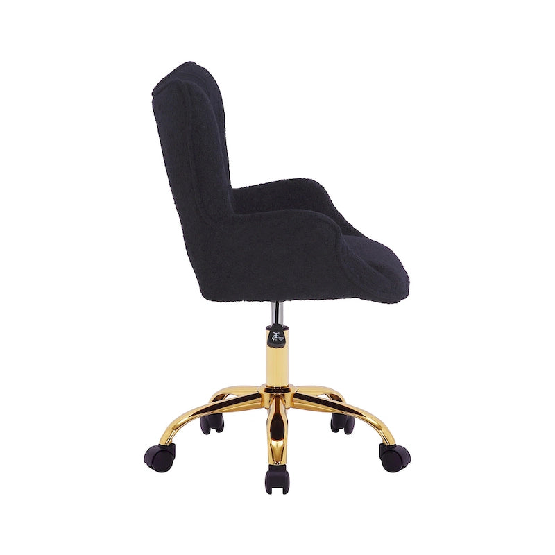 Fauteuil de bureau pivotant en tissu Teddy avec pieds chromés dorés et dossier à oreilles